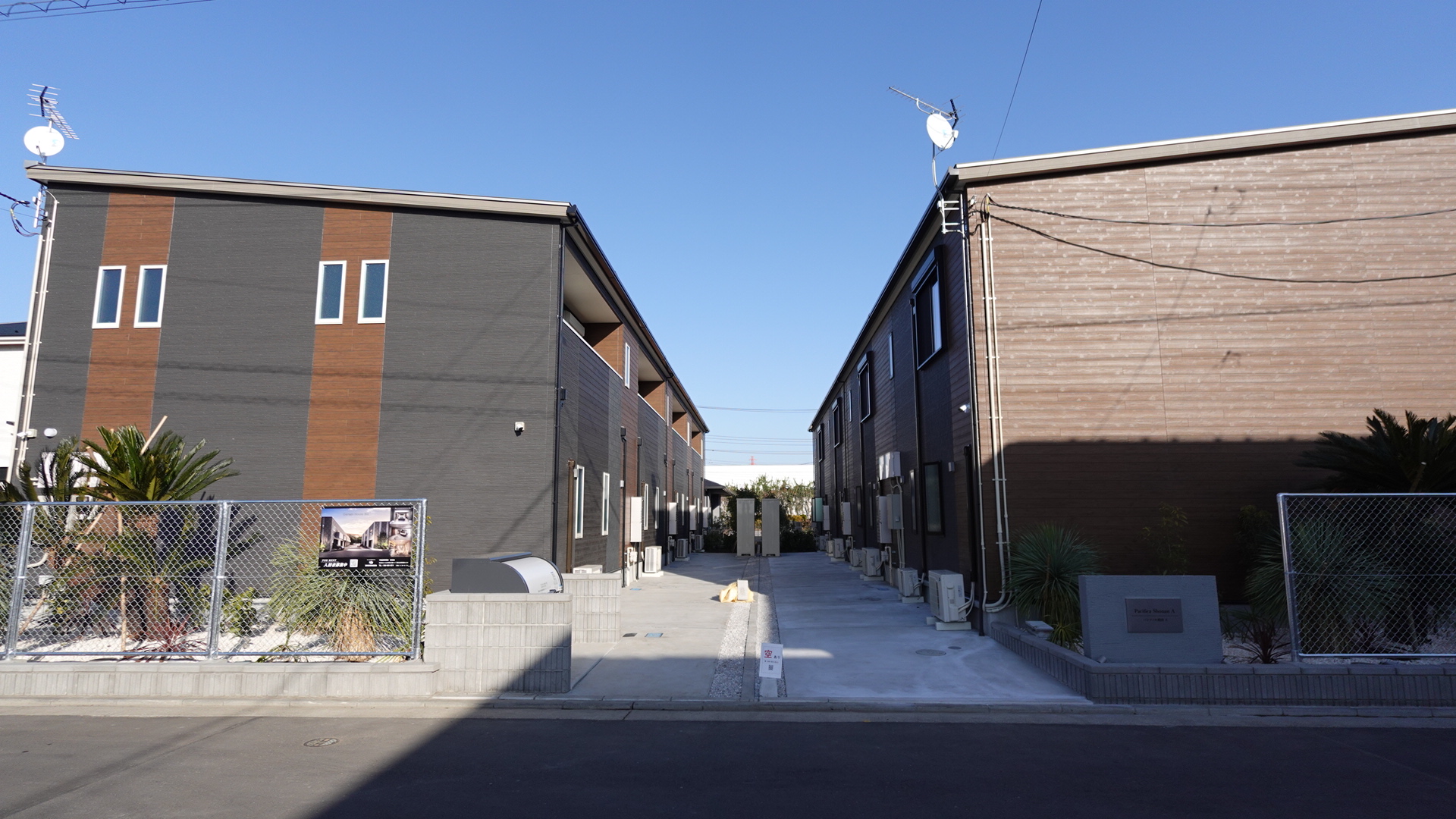 神奈川県藤沢市のガレージハウス「Pacifica ShonanA」の外観②
 loading=