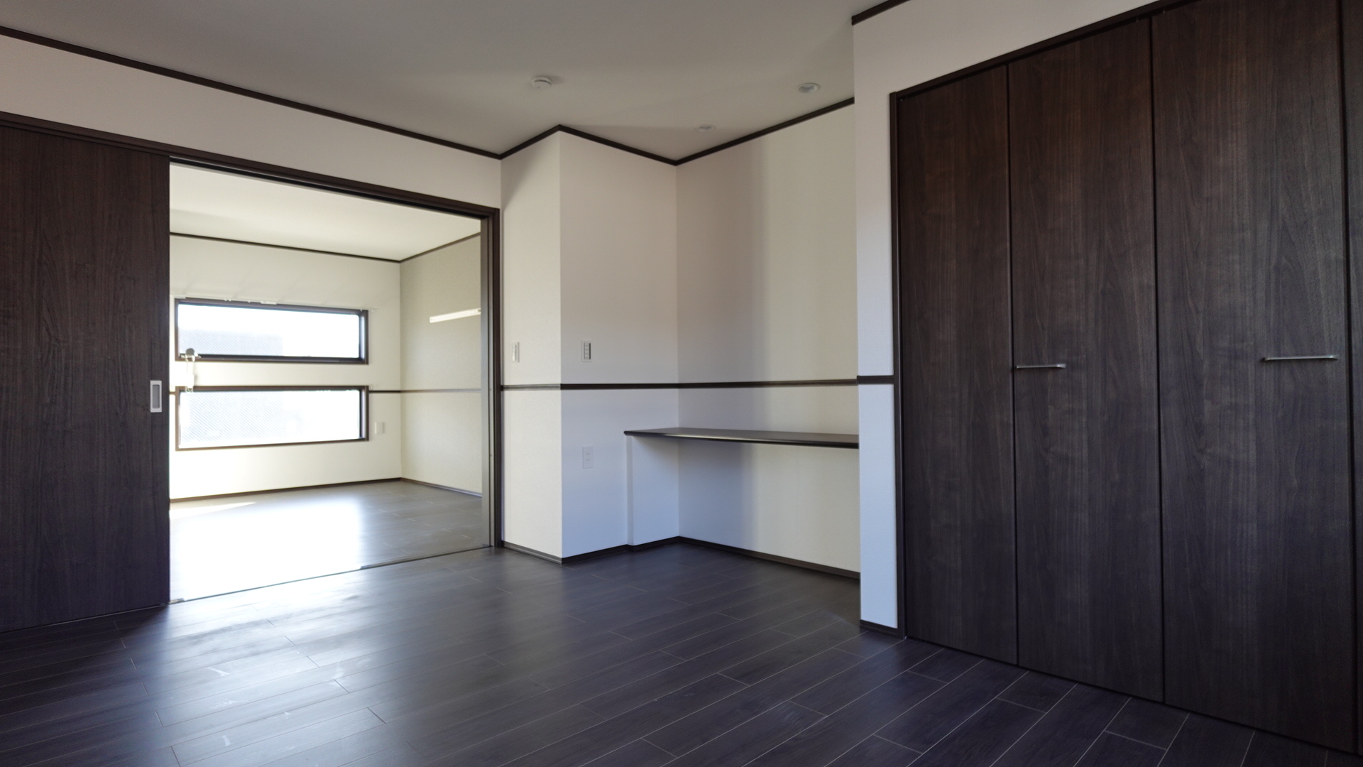 リビングと続き間の居室スペースは8.1帖
 loading=