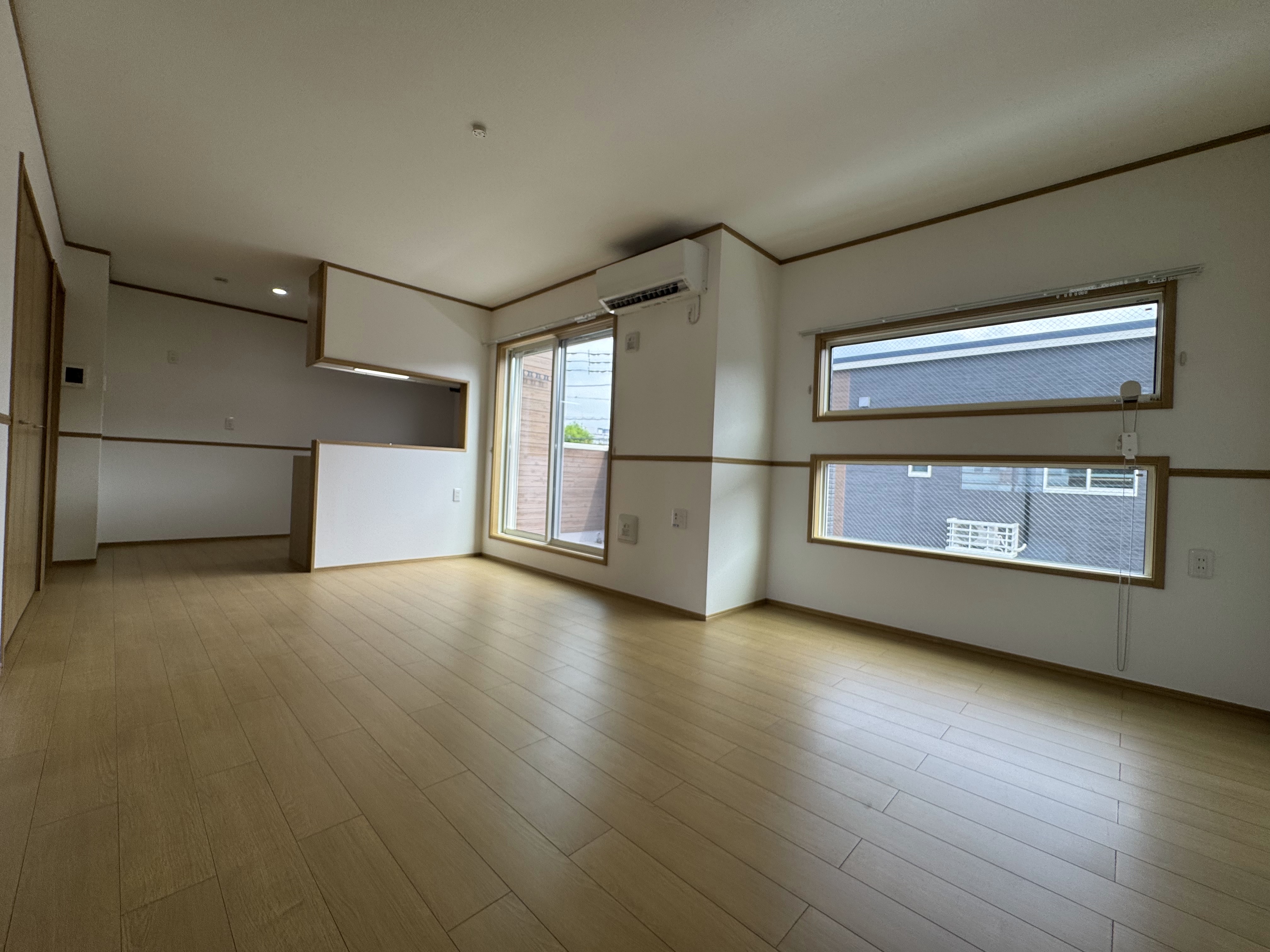 対面キッチンを備えたＬＤＫは14.7帖の広さ
 loading=