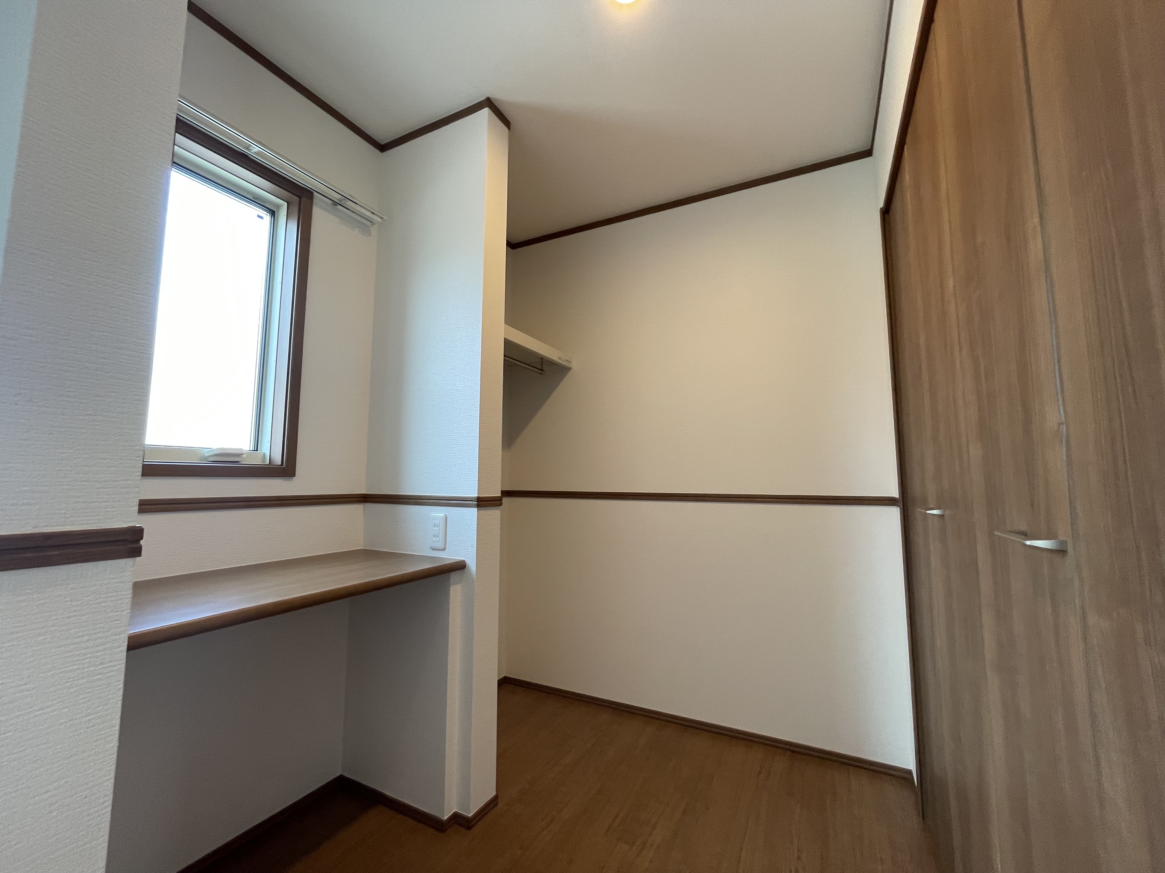 寝室にある収納スペース① loading=