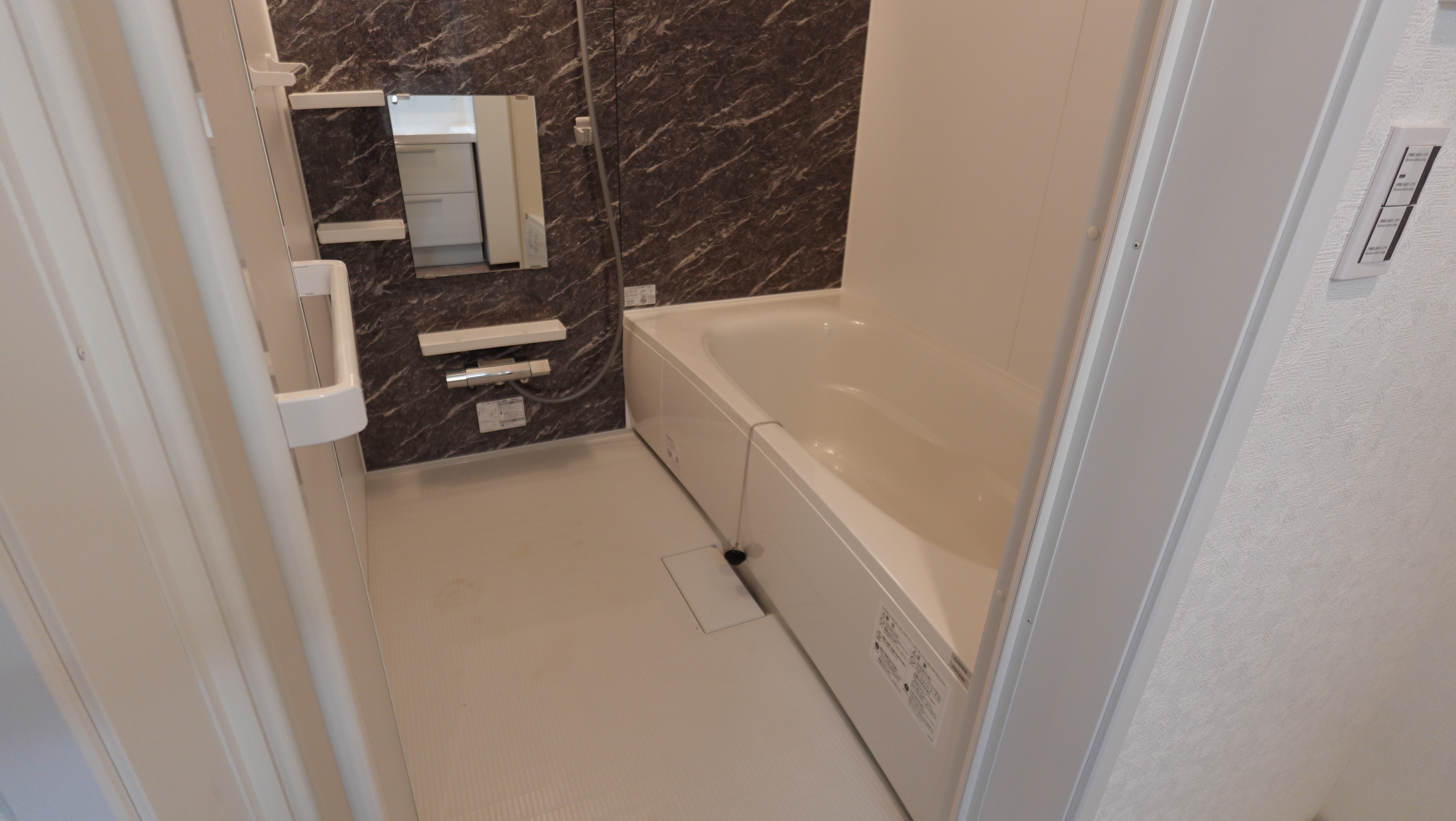 洋室換気乾燥機付きの浴室 loading=