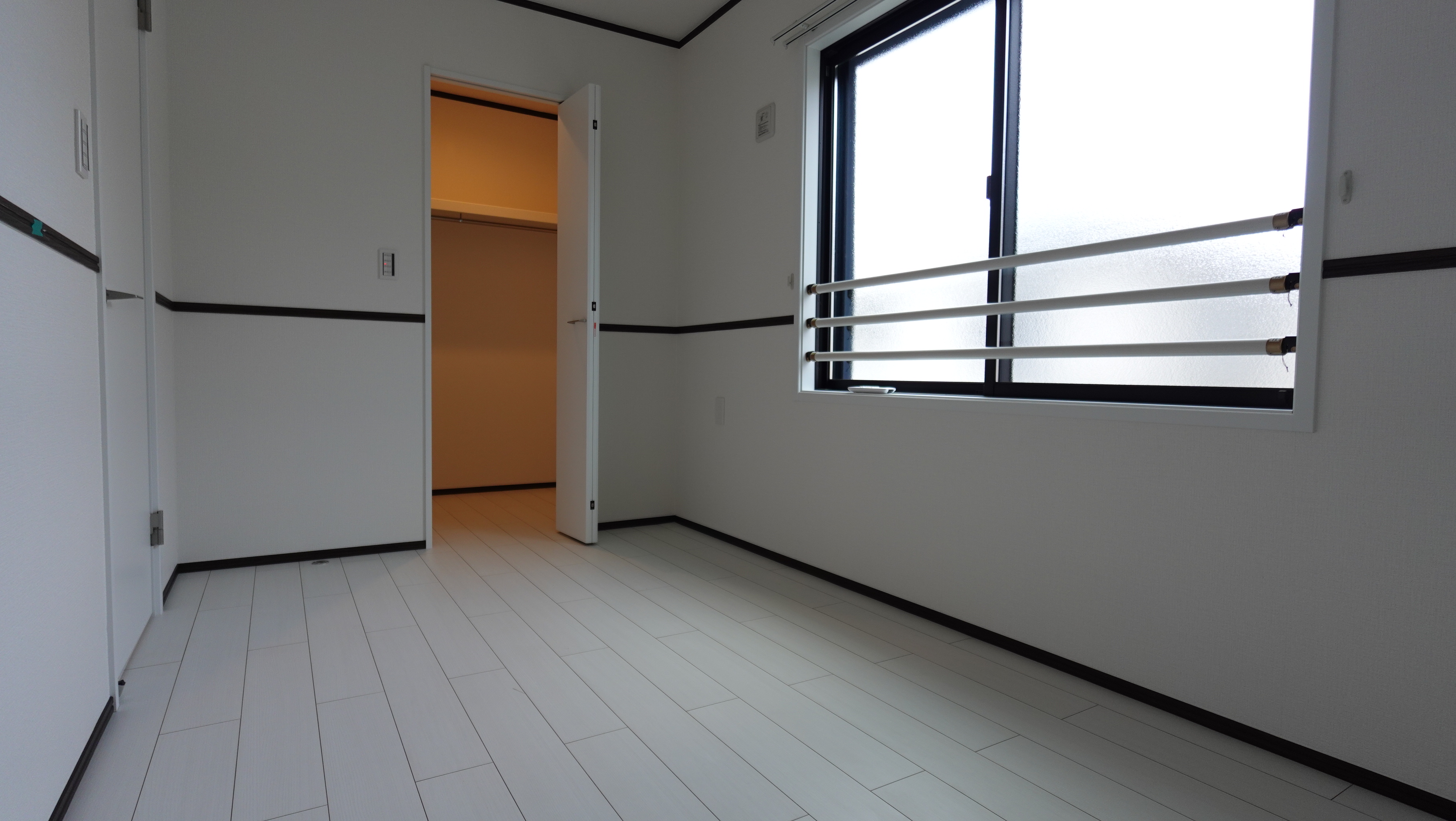 A室にはウォークインクローゼット付き loading=