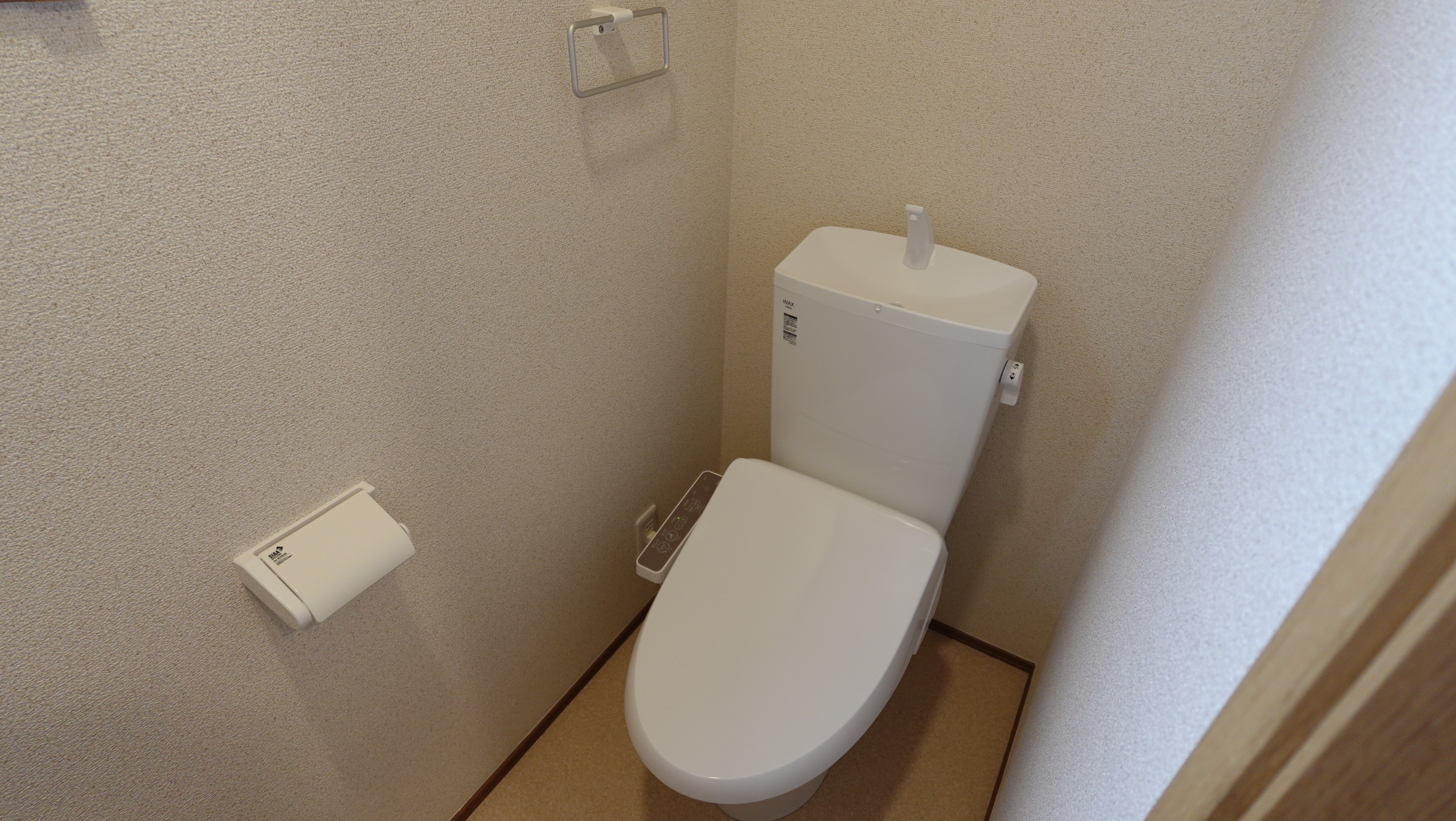 シャワートイレ付き loading=